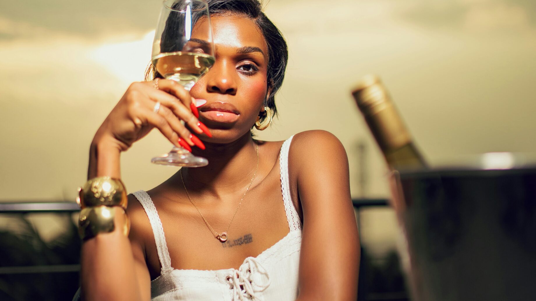 Montre de plongée de luxe sur modèle