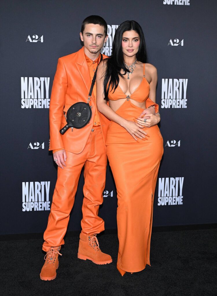 chalamet et jenner en orange