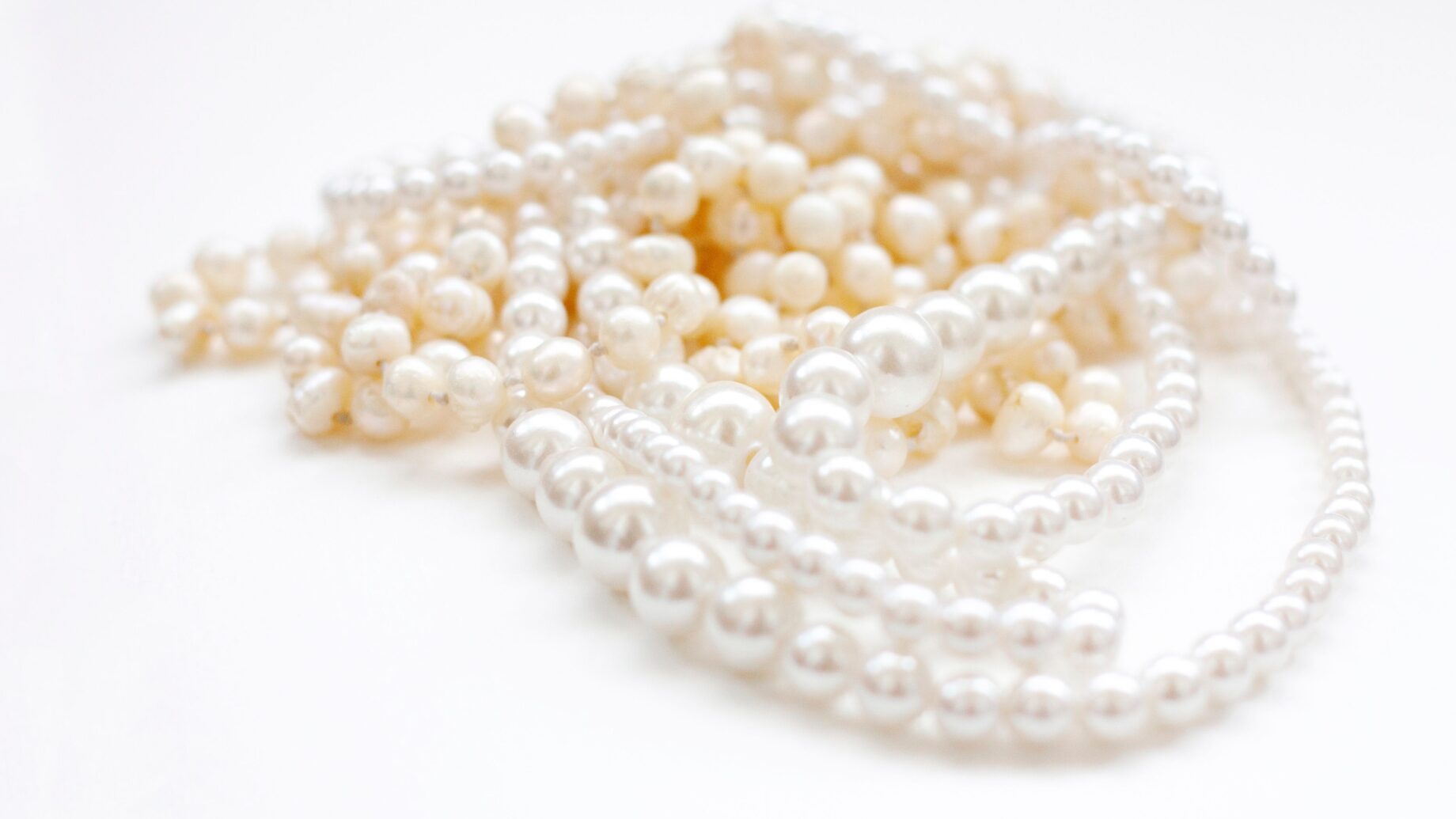 Classic white pearl necklaces, timeless and elegant